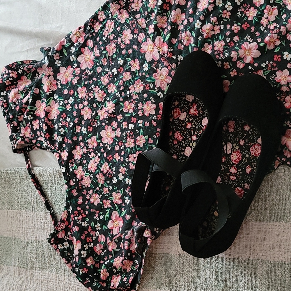 Lot of girls dresses 9/10